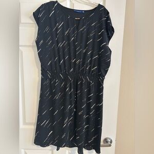 Black Short Sleeve Elastic Waist Dress with Metallic Accent